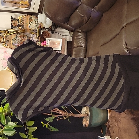 CandyCouture Top L Collar Black and Gray Diagonal Stripes - Picture 6 of 7